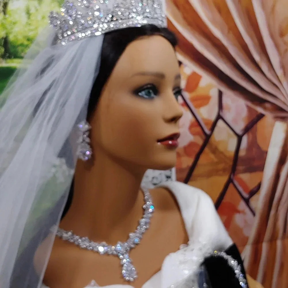 7pc One-Of-A-Kind Bridal Tiara Set for Weddings - Picture 10 of 17